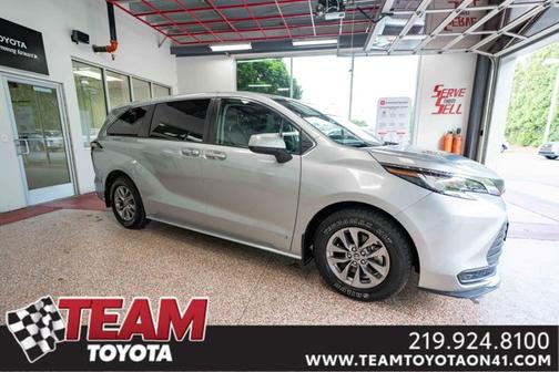2021 Toyota Sienna LE