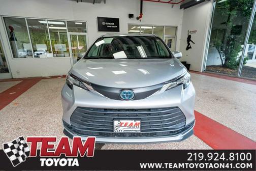 2021 Toyota Sienna LE