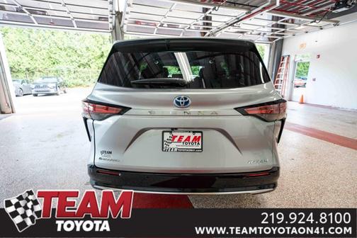 2025 Toyota Sienna Platinum 7 Passenger