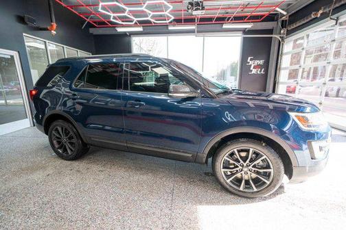BLUE JEANS METALLIC 2017 Ford Explorer XLT