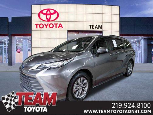 2023 Toyota Sienna XLE 8 Passenger