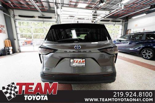 2023 Toyota Sienna XLE 8 Passenger
