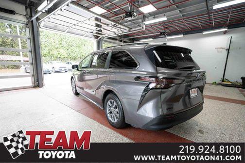 2023 Toyota Sienna XLE 8 Passenger
