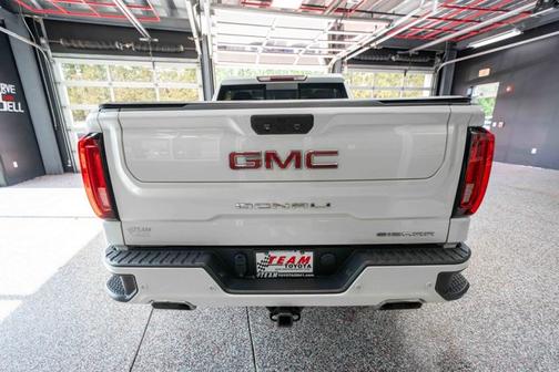 White Frost Tricoat 2021 GMC Sierra 1500 Denali
