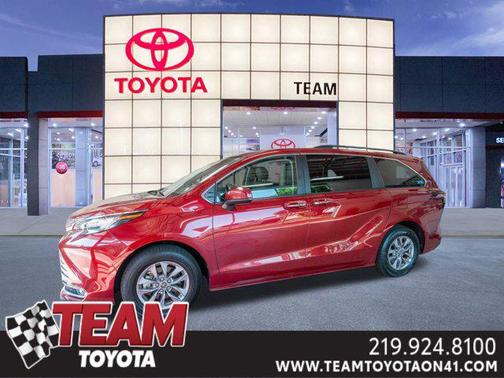 2023 Toyota Sienna XLE 8 Passenger
