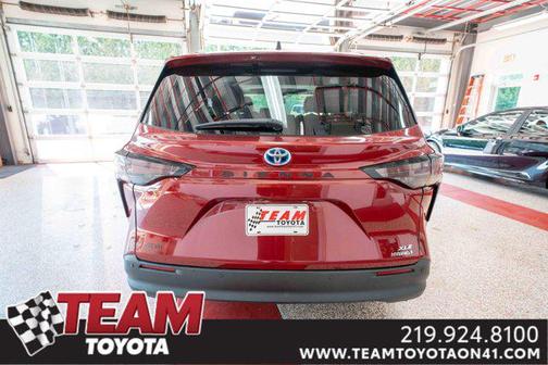 2023 Toyota Sienna XLE 8 Passenger