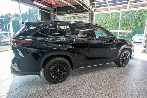 2025 Toyota Highlander XSE