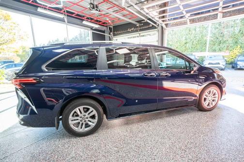 2021 Toyota Sienna Limited 7-Passenger