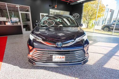 2021 Toyota Sienna Limited 7-Passenger