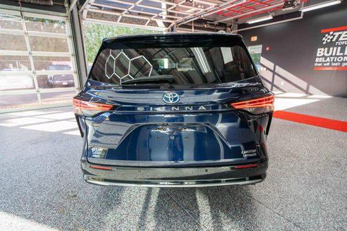 2021 Toyota Sienna Limited 7-Passenger