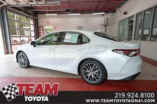 2024 Toyota Camry Hybrid XLE
