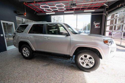2024 Toyota 4Runner SR5