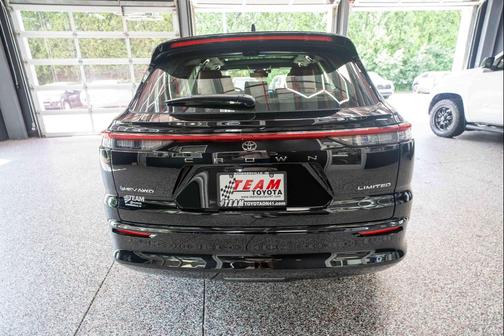 Black 2026 Toyota Crown Signia Limited