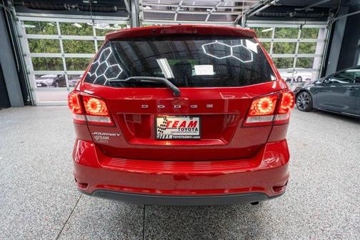 Redline 2 Coat Pearl 2019 Dodge Journey SE