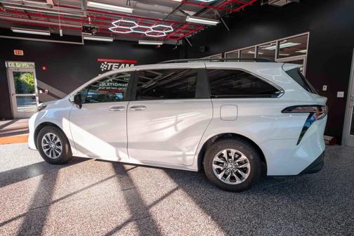 2024 Toyota Sienna XLE