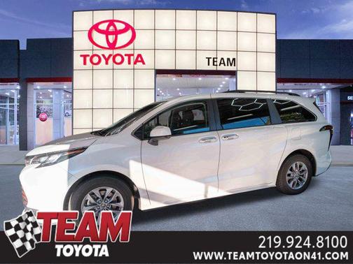 2024 Toyota Sienna XLE