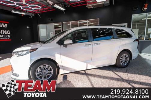 2024 Toyota Sienna XLE