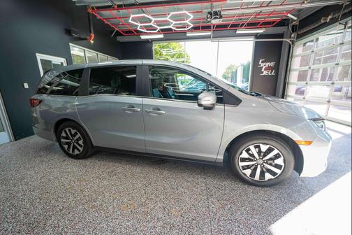 Silver 2025 Honda Odyssey EX-L