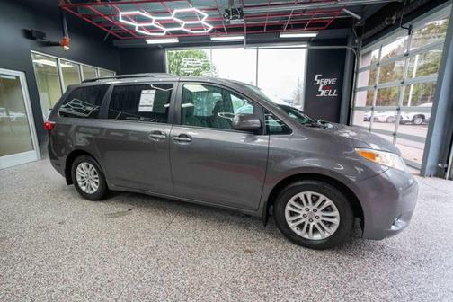 Predawn Gray Mica 2017 Toyota Sienna XLE Premium