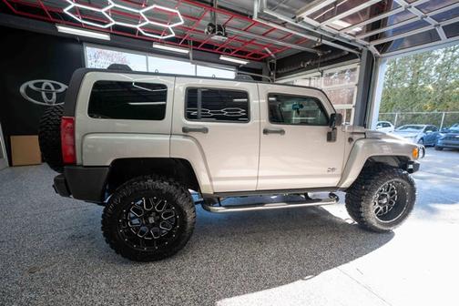 2006 Hummer H3 Base