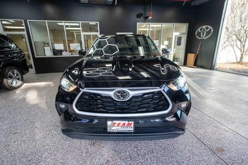 2025 Toyota Highlander XLE