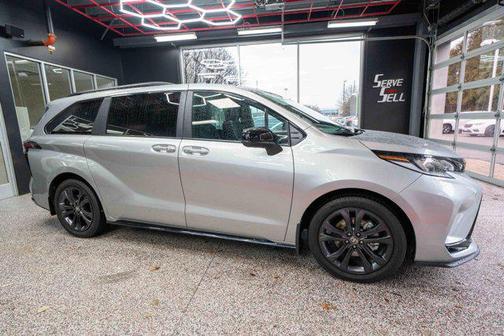 2025 Toyota Sienna XSE 7 Passenger