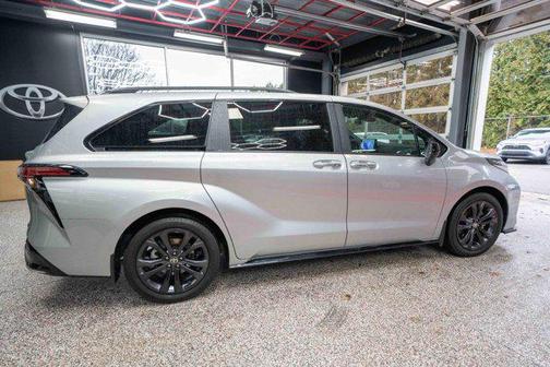 2025 Toyota Sienna XSE 7 Passenger