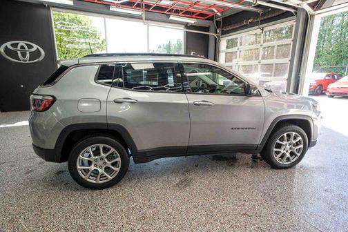 Billet Silver Metallic Clearcoat 2022 Jeep Compass Latitude Lux
