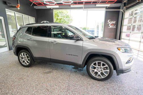 Billet Silver Metallic Clearcoat 2022 Jeep Compass Latitude Lux