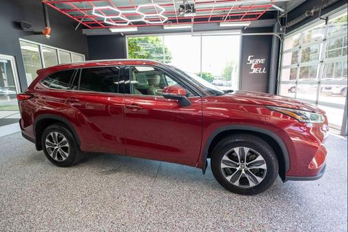 Ruby Flare Pearl 2021 Toyota Highlander XLE