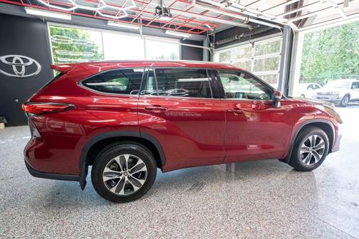 Ruby Flare Pearl 2021 Toyota Highlander XLE