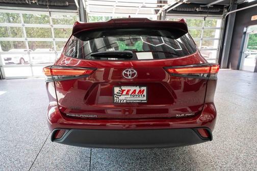 Ruby Flare Pearl 2021 Toyota Highlander XLE
