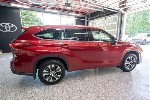 Ruby Flare Pearl 2021 Toyota Highlander XLE