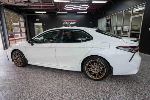 2024 Toyota Camry Hybrid SE