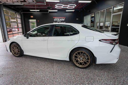 2024 Toyota Camry Hybrid SE