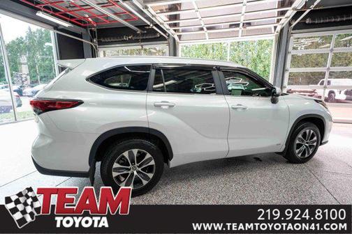 2023 Toyota Highlander Hybrid XLE