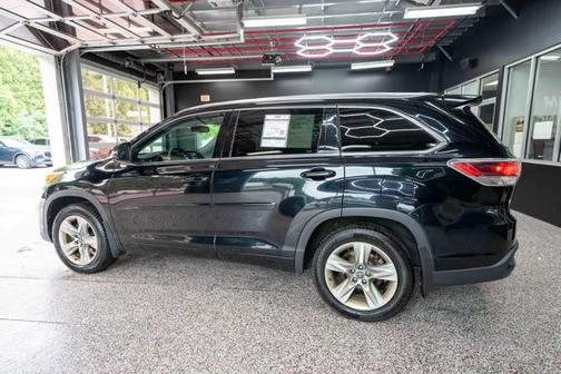 Midnight Black Metallic 2016 Toyota Highlander Limited