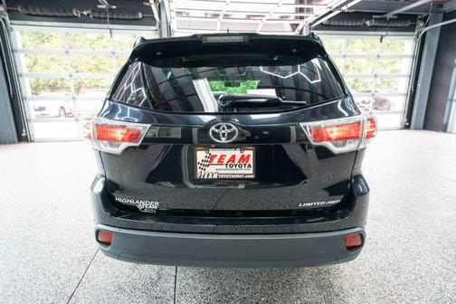 Midnight Black Metallic 2016 Toyota Highlander Limited