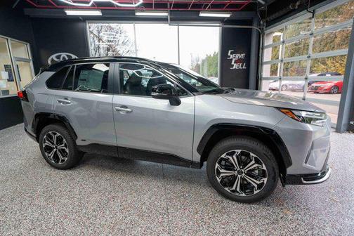 2025 Toyota RAV4 Hybrid SE