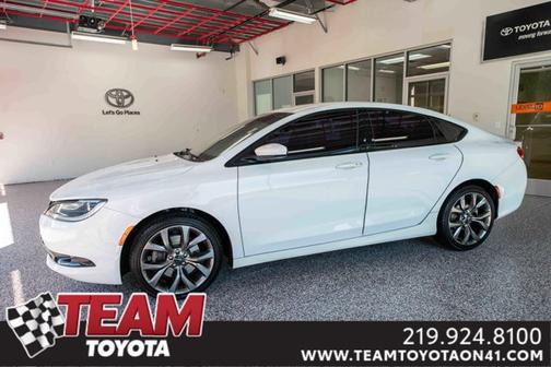 2016 Chrysler 200 S