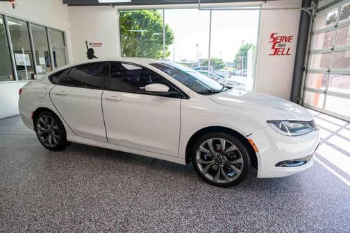 2016 Chrysler 200 S