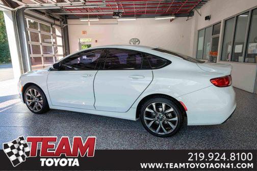 2016 Chrysler 200 S