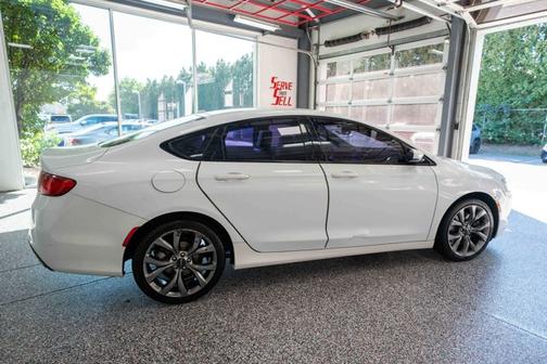 2016 Chrysler 200 S