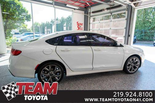 2016 Chrysler 200 S