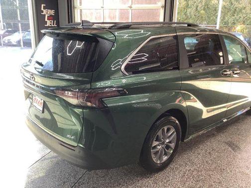 2026 Toyota Sienna XLE