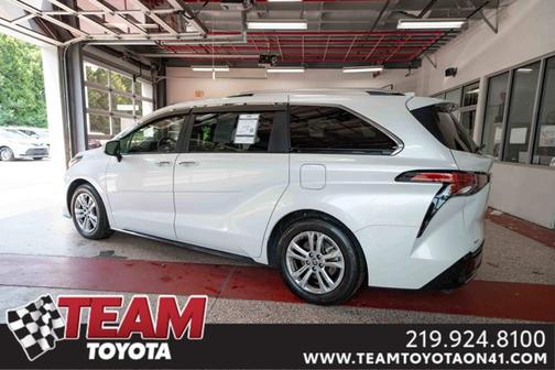 2023 Toyota Sienna Platinum 7 Passenger