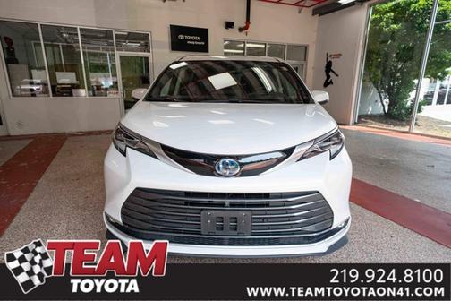 2023 Toyota Sienna Platinum 7 Passenger