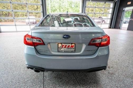Ice Silver Metallic 2018 Subaru Legacy Limited