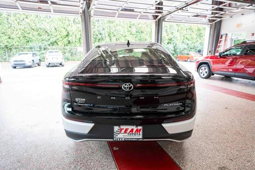 2026 Toyota Crown Platinum