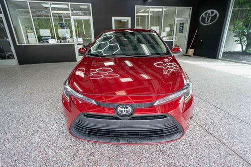 Ruby Flare Pearl 2025 Toyota Corolla LE